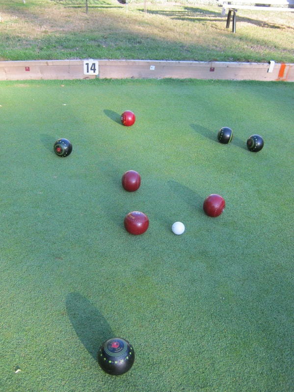 Score 3 points if you have the three closest to the Jack.